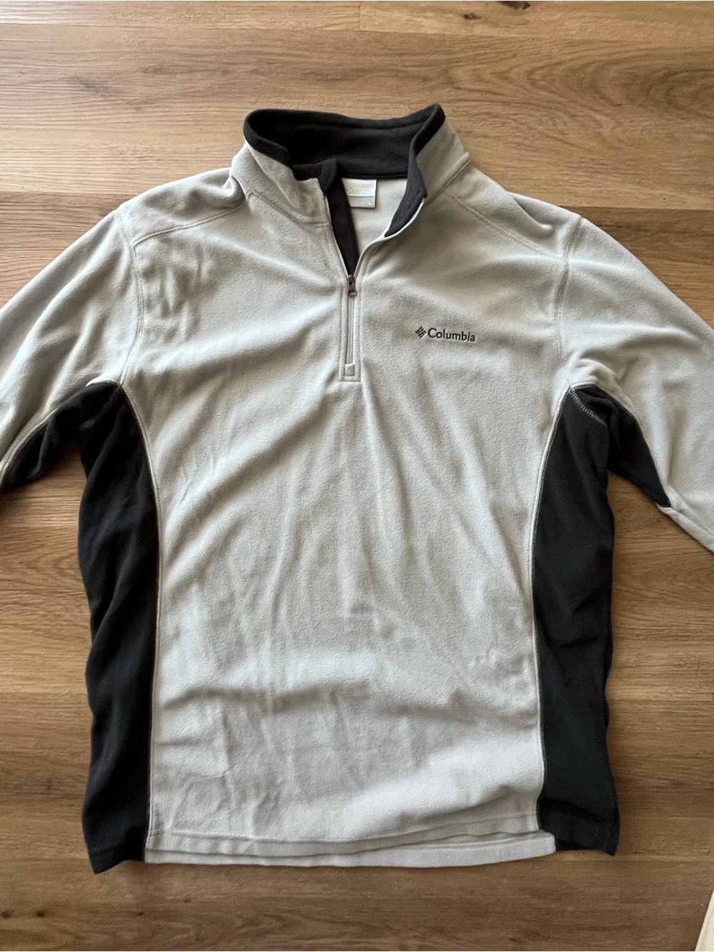 Columbia Men's Light Gray and Black Quarter-Zip Fleece